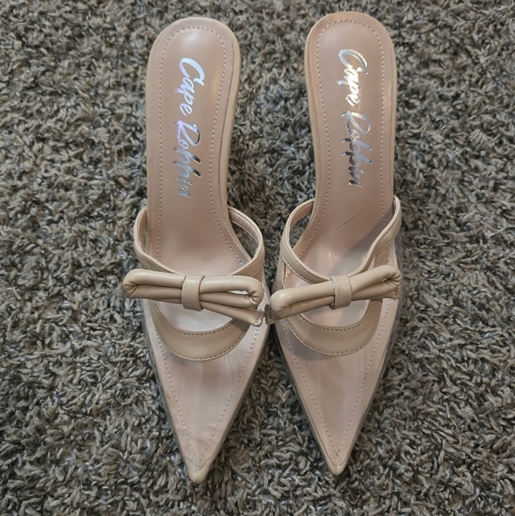 Cape Robbin Shoes - Size 8 Cape Robbin Nude Pointed Toe Heels with Bow
